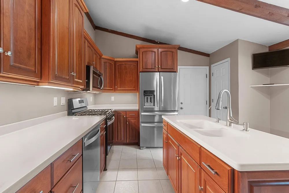 389 Sunlite Dr, Oneida, WI 54155-9218
