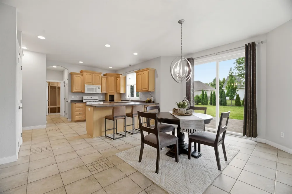 4717 N Tanglewood Dr, Appleton, WI 54913