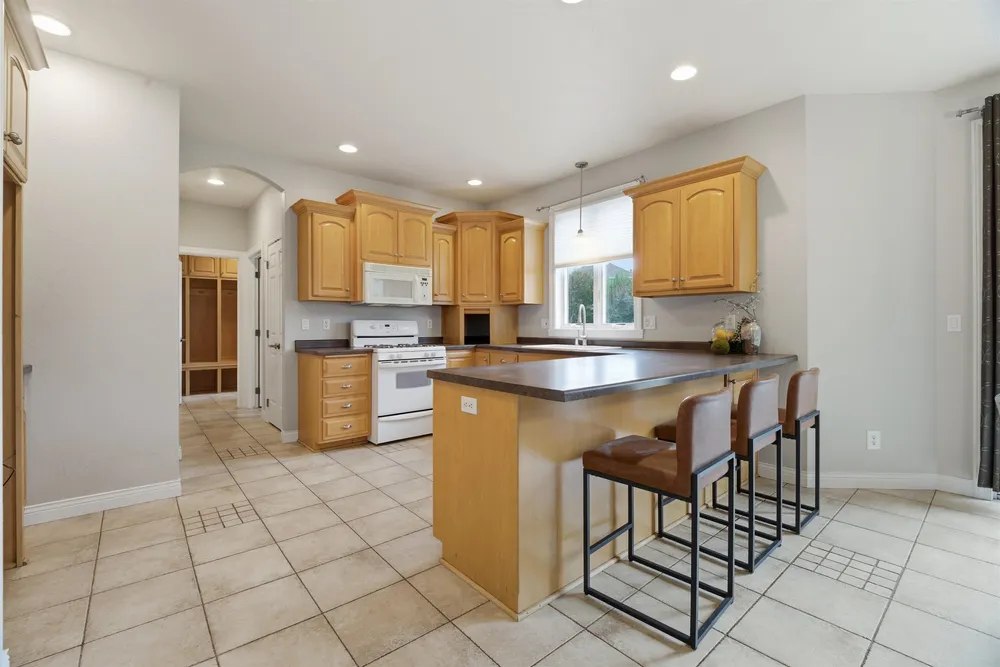 4717 N Tanglewood Dr, Appleton, WI 54913