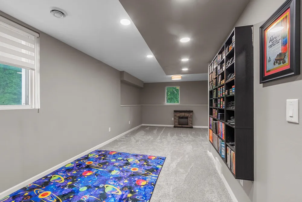 389 Sunlite Dr, Oneida, WI 54155-9218