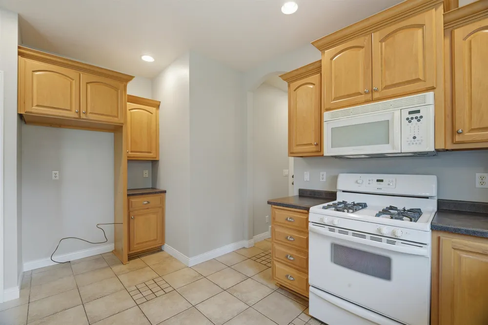 4717 N Tanglewood Dr, Appleton, WI 54913