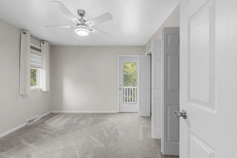 389 Sunlite Dr, Oneida, WI 54155-9218