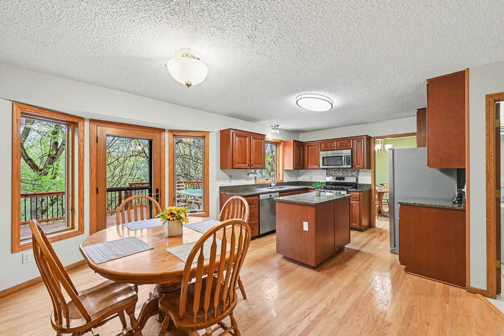 675 Bridle Ridge Circle, Eagan, MN 55123