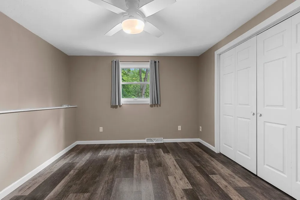 389 Sunlite Dr, Oneida, WI 54155-9218