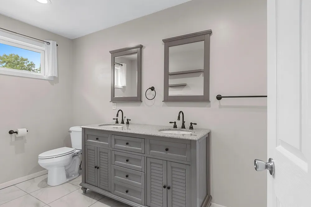 389 Sunlite Dr, Oneida, WI 54155-9218
