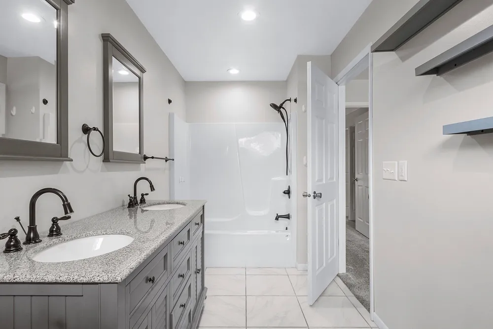 389 Sunlite Dr, Oneida, WI 54155-9218