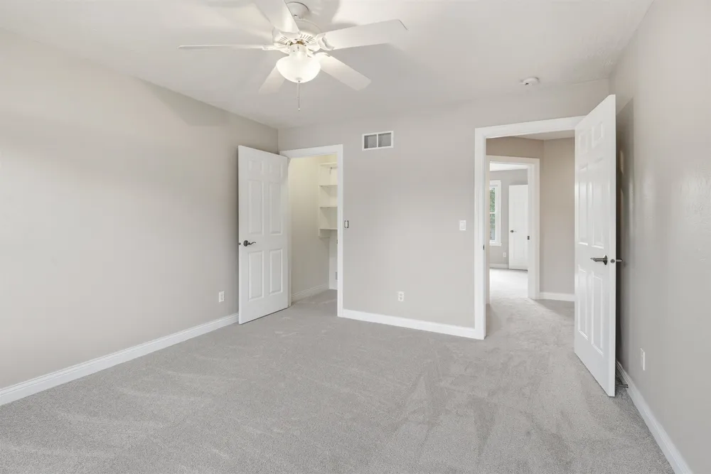 4717 N Tanglewood Dr, Appleton, WI 54913