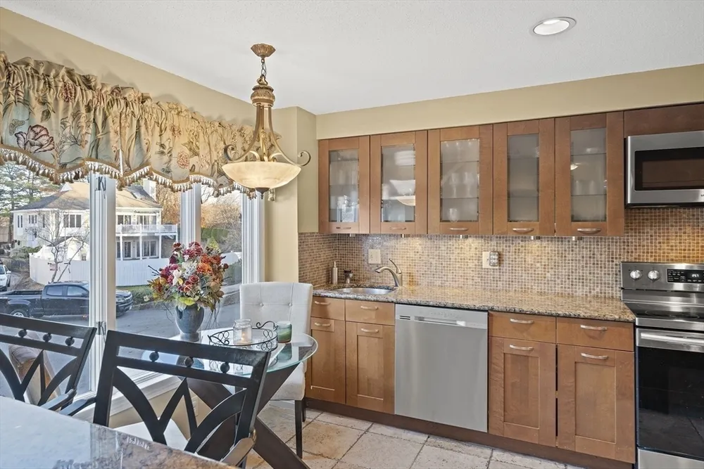 86 Abington Rd, Danvers, MA 01923