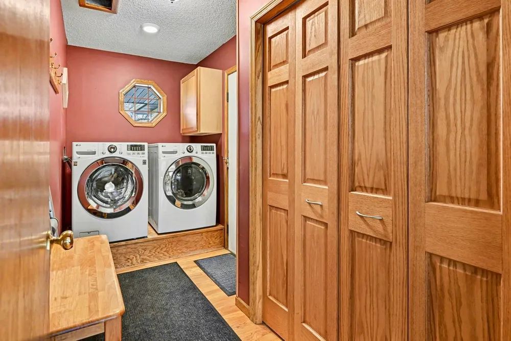 675 Bridle Ridge Circle, Eagan, MN 55123