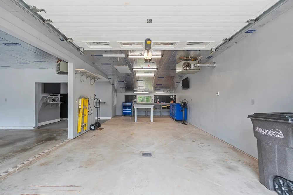 389 Sunlite Dr, Oneida, WI 54155-9218