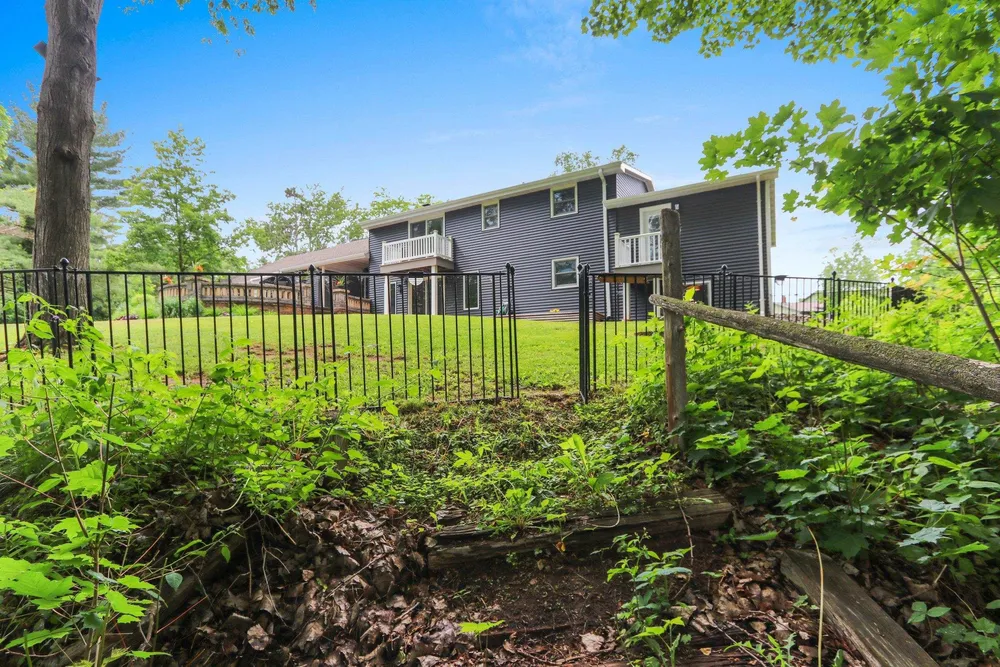 389 Sunlite Dr, Oneida, WI 54155-9218