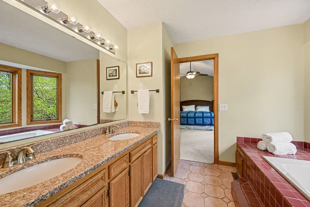 675 Bridle Ridge Circle, Eagan, MN 55123