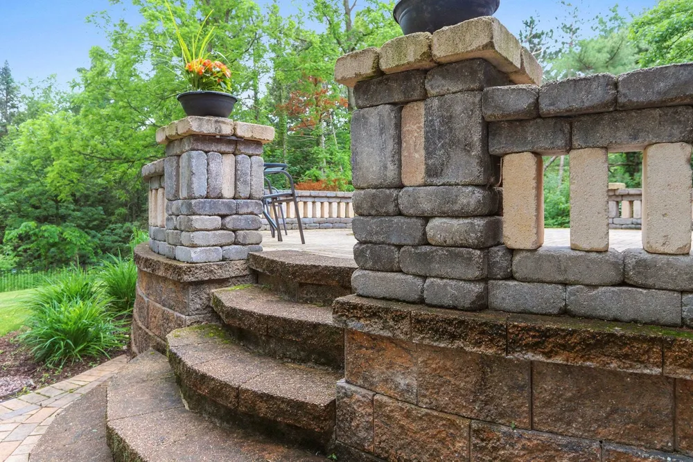 389 Sunlite Dr, Oneida, WI 54155-9218
