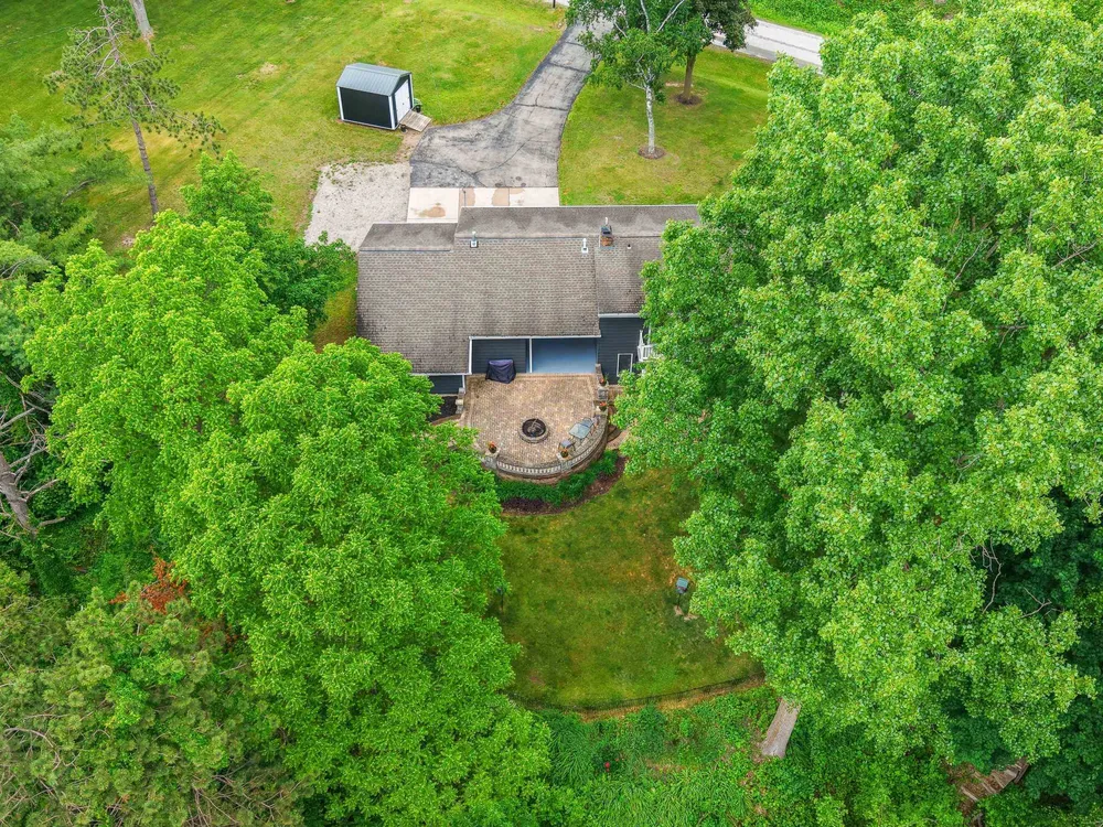 389 Sunlite Dr, Oneida, WI 54155-9218