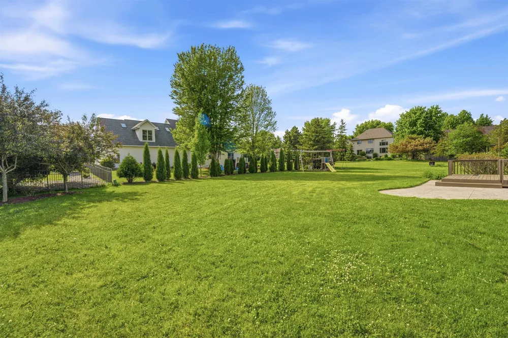 4717 N Tanglewood Dr, Appleton, WI 54913