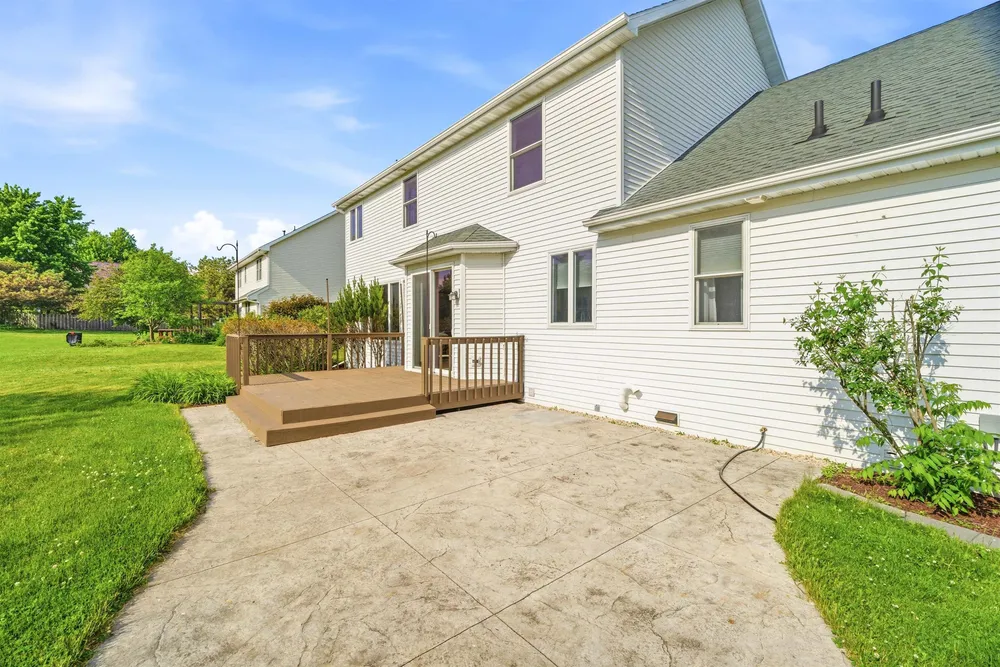 4717 N Tanglewood Dr, Appleton, WI 54913