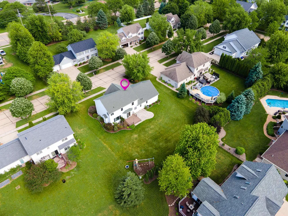 4717 N Tanglewood Dr, Appleton, WI 54913