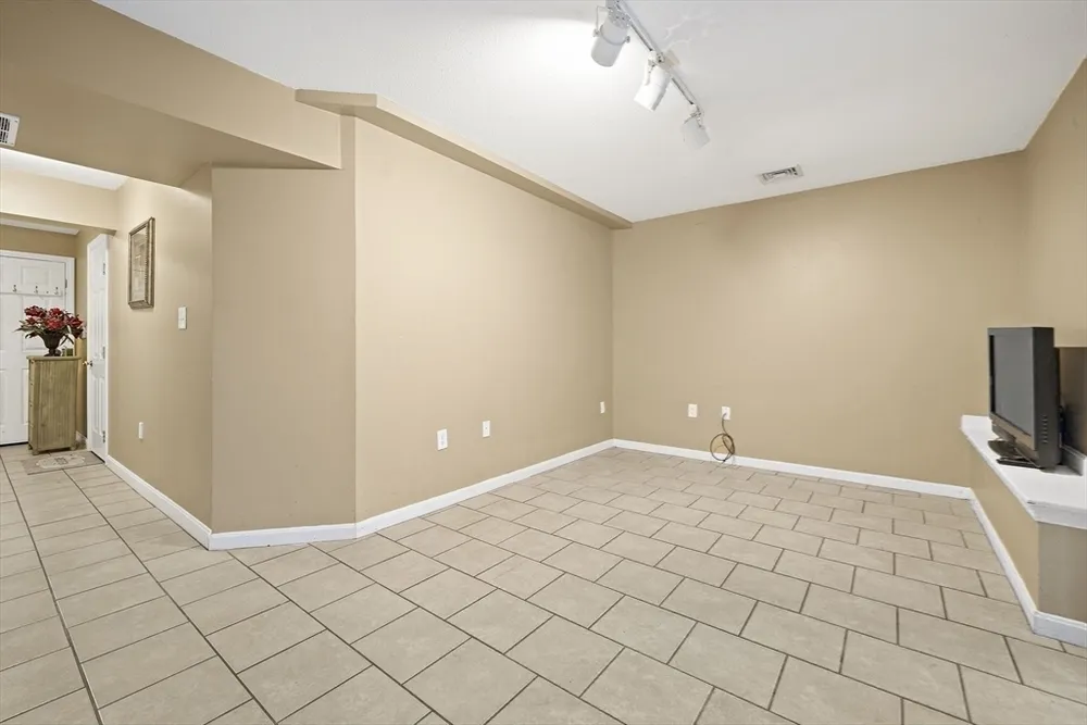 86 Abington Rd, Danvers, MA 01923