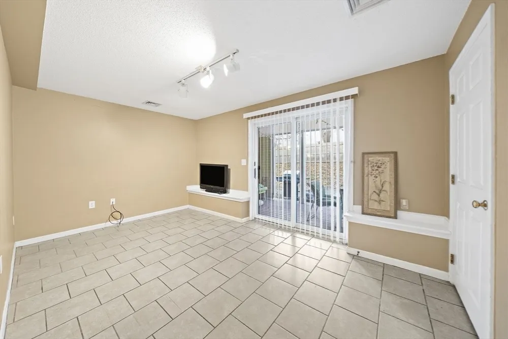 86 Abington Rd, Danvers, MA 01923