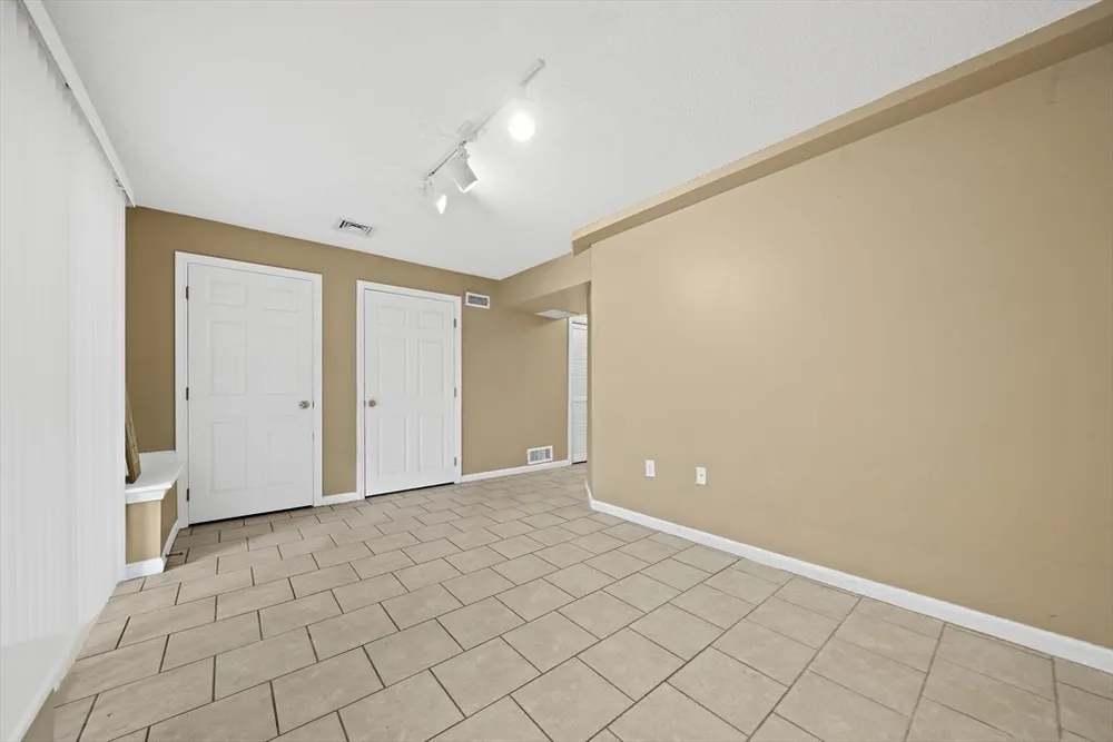 86 Abington Rd, Danvers, MA 01923