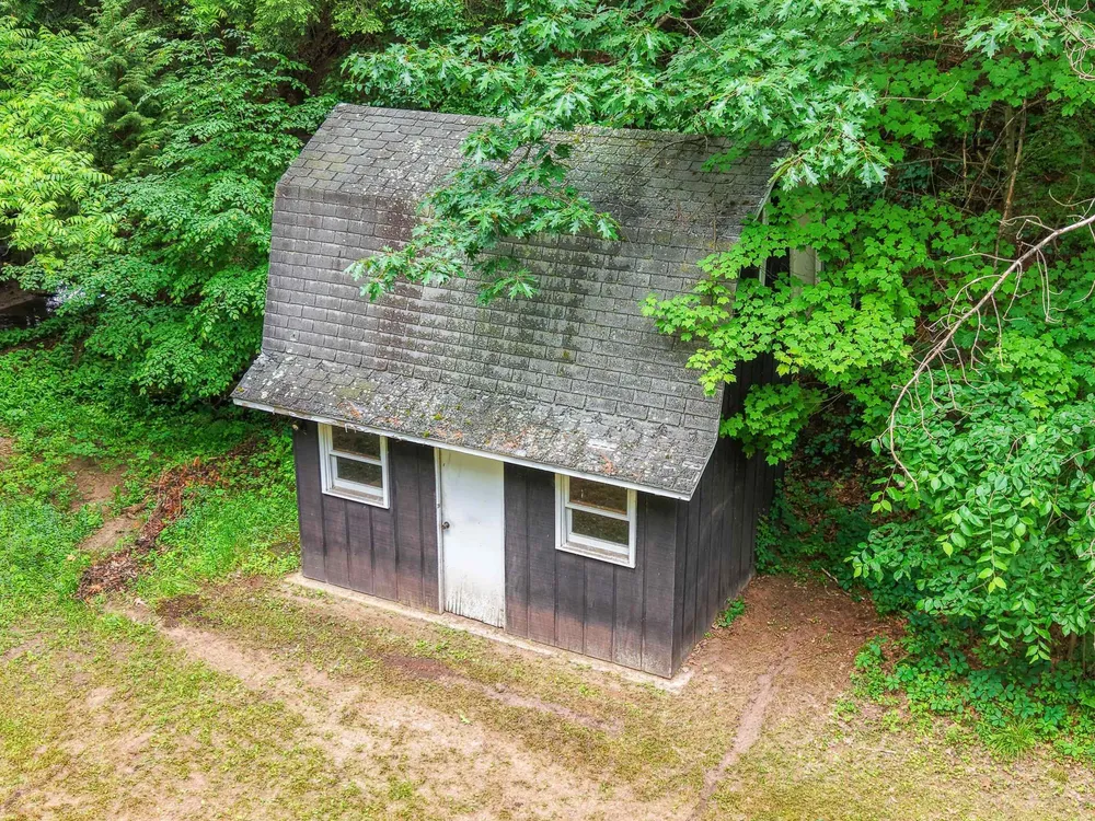 389 Sunlite Dr, Oneida, WI 54155-9218