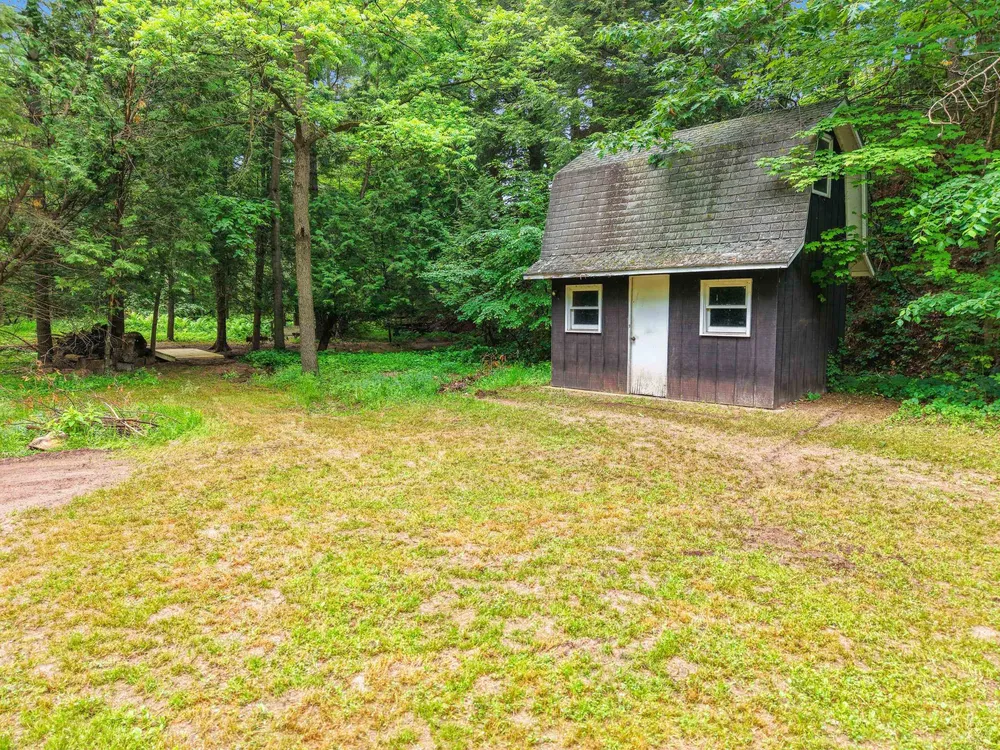 389 Sunlite Dr, Oneida, WI 54155-9218