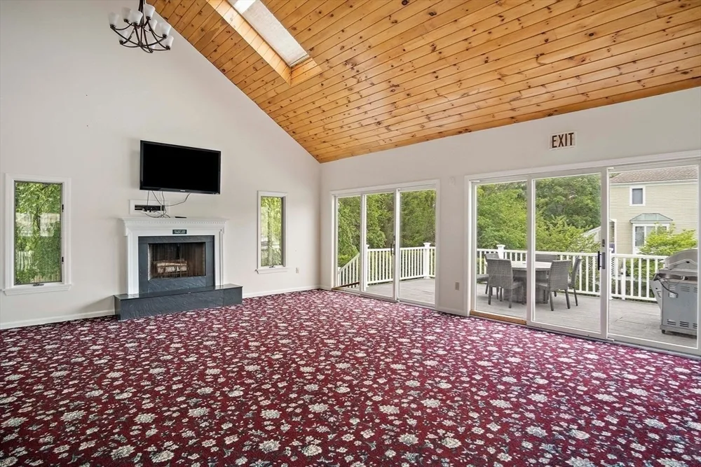 86 Abington Rd, Danvers, MA 01923