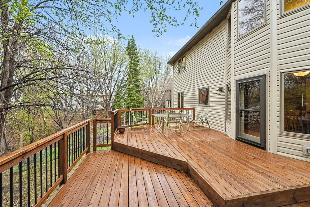 675 Bridle Ridge Circle, Eagan, MN 55123
