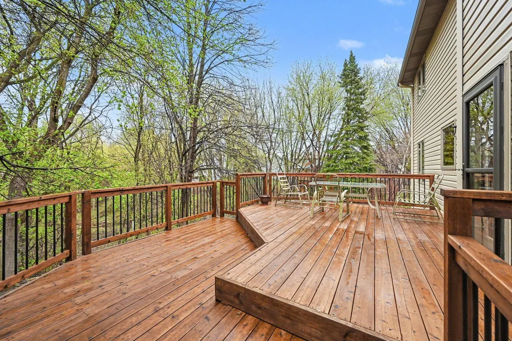 675 Bridle Ridge Circle, Eagan, MN 55123