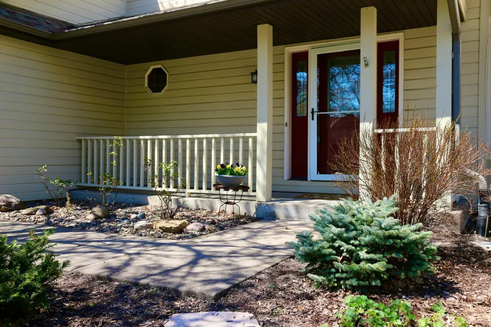 675 Bridle Ridge Circle, Eagan, MN 55123