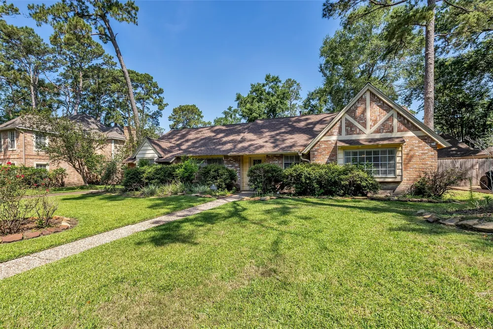 5310 Boyce Springs Dr, Houston, TX 77066
