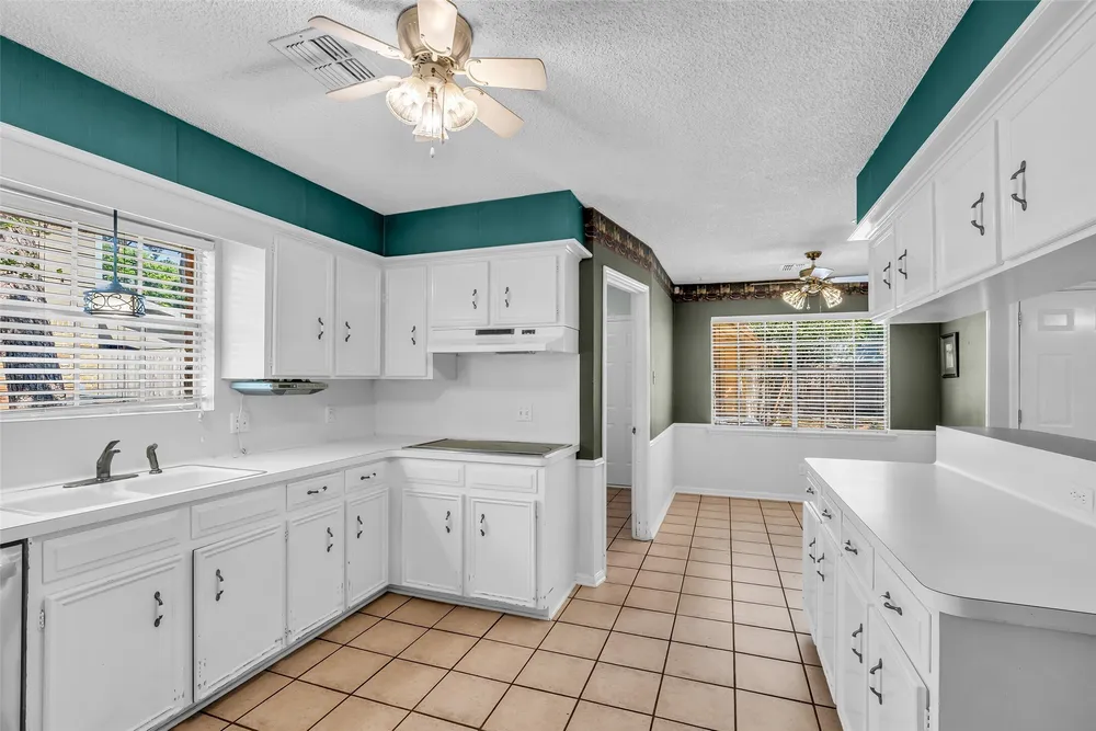 5310 Boyce Springs Dr, Houston, TX 77066