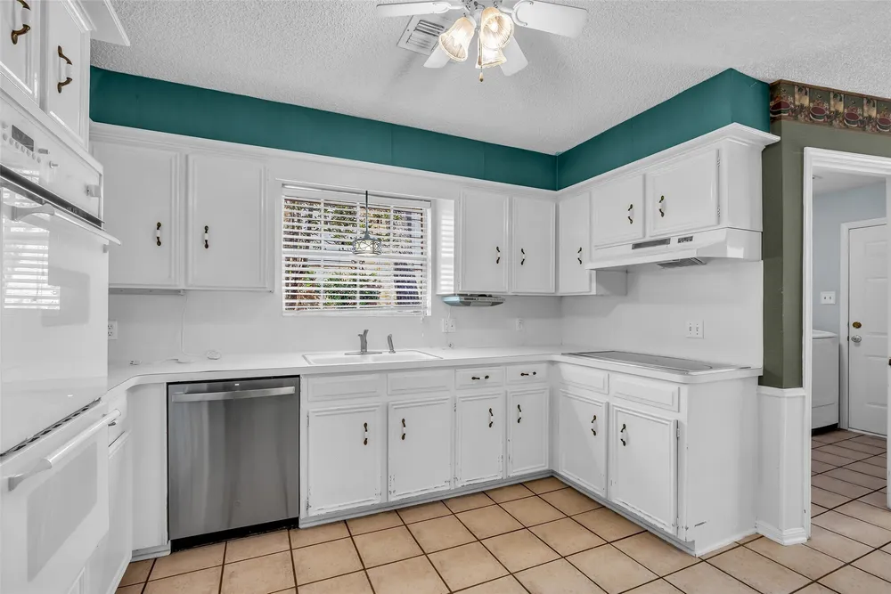 5310 Boyce Springs Dr, Houston, TX 77066