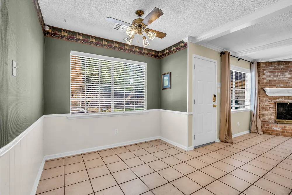 5310 Boyce Springs Dr, Houston, TX 77066