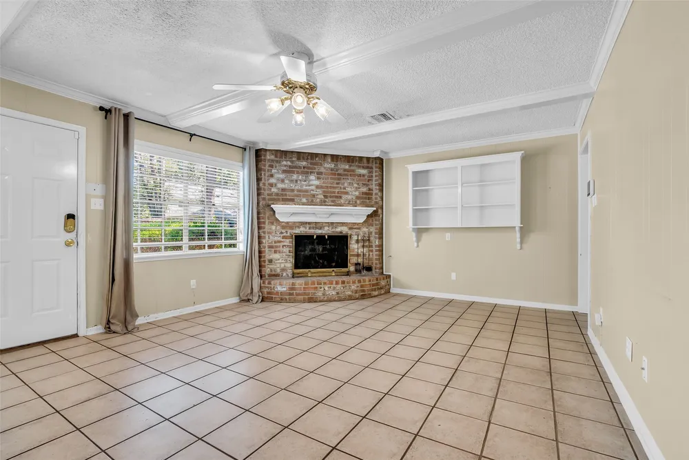 5310 Boyce Springs Dr, Houston, TX 77066