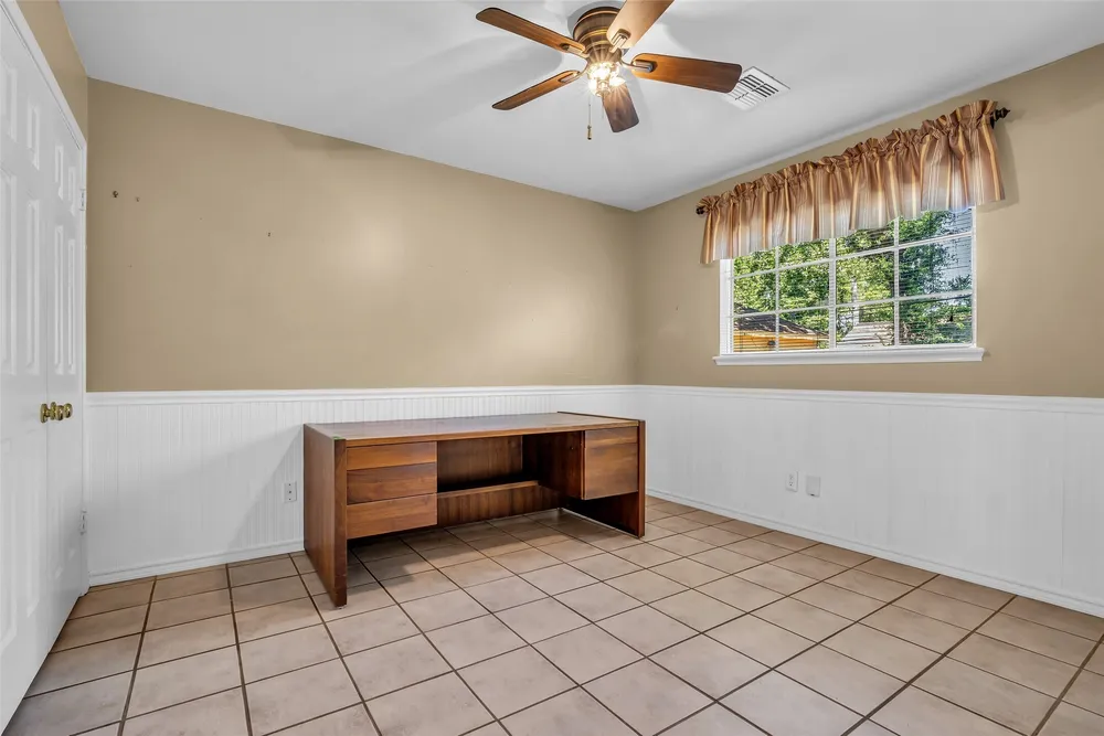 5310 Boyce Springs Dr, Houston, TX 77066