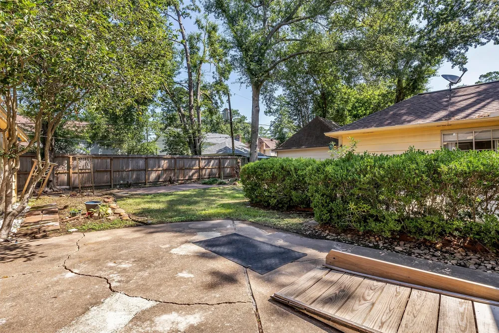 5310 Boyce Springs Dr, Houston, TX 77066