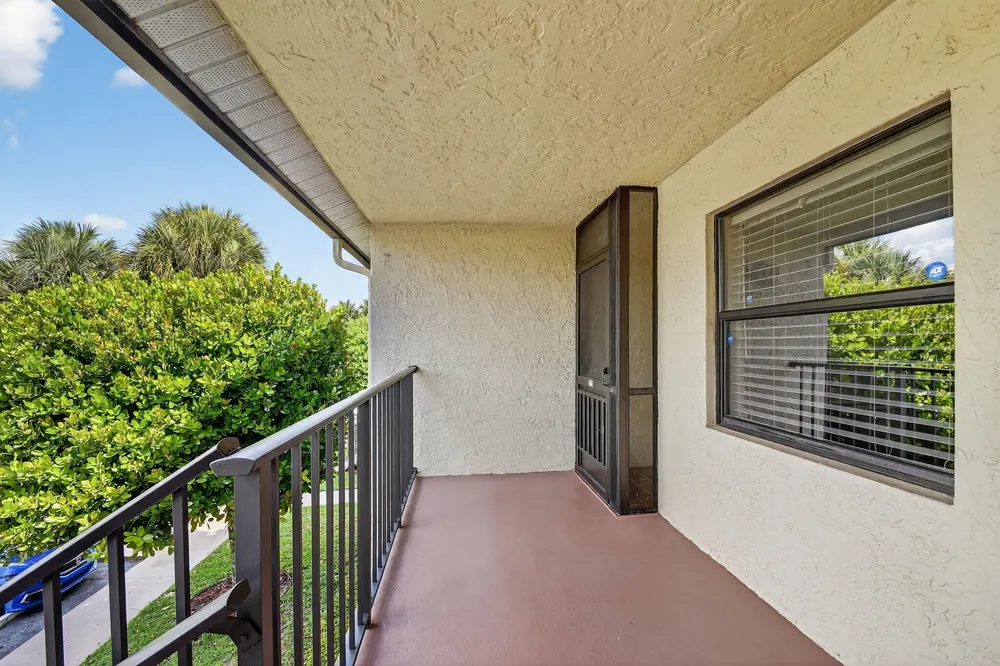7855 Willow Spring Dr, Lake Worth, FL 33467