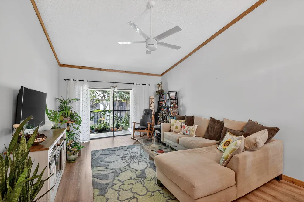 7855 Willow Spring Dr, Lake Worth, FL 33467