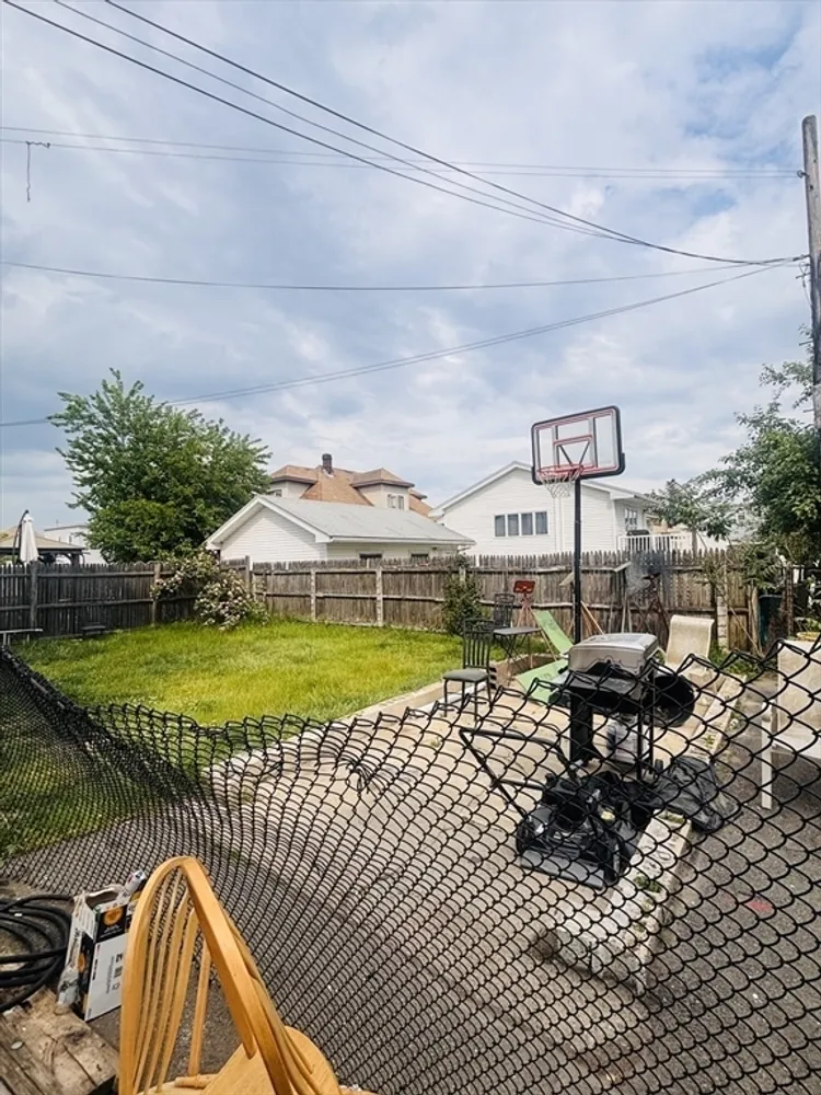 817 Broadway, Revere, MA 02151