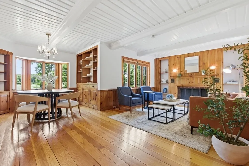 127 Larchmont Rd, Melrose, MA 02176