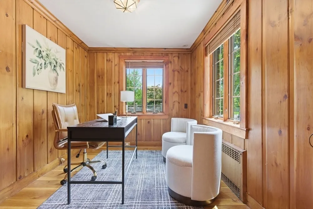 127 Larchmont Rd, Melrose, MA 02176