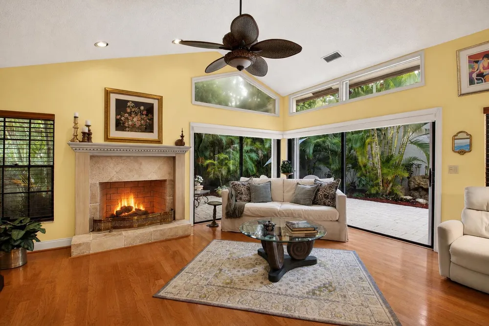 21700 Club Villa Terrace, Boca Raton, FL 33433