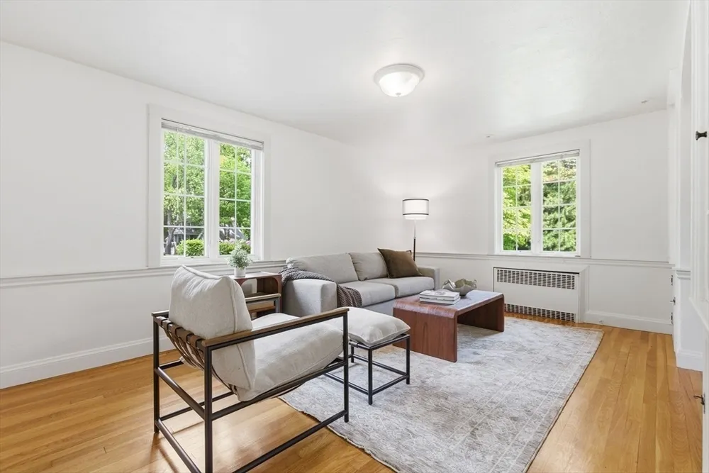 127 Larchmont Rd, Melrose, MA 02176
