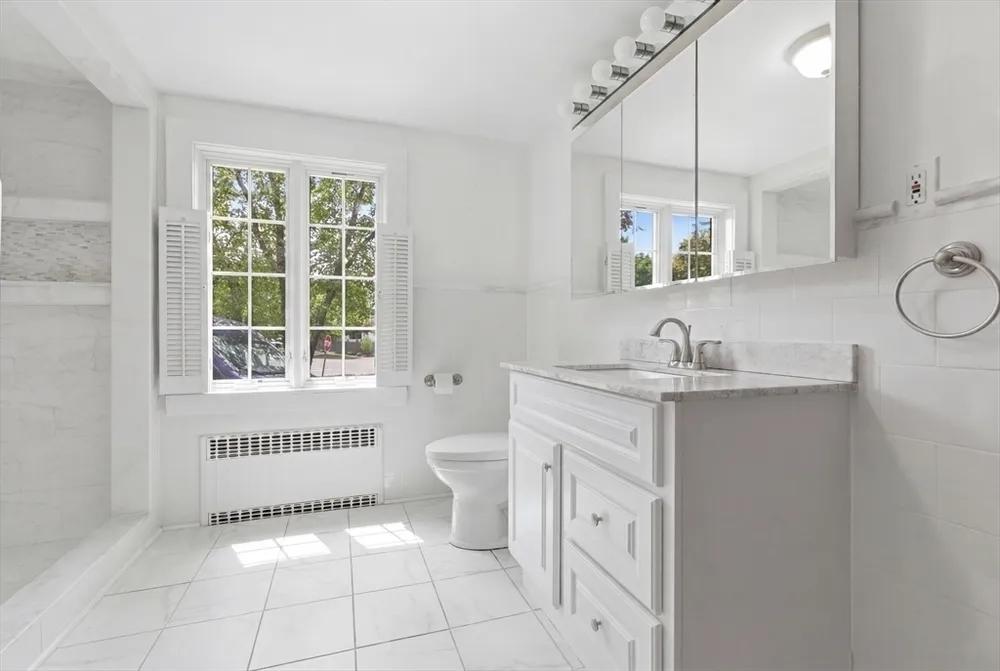 127 Larchmont Rd, Melrose, MA 02176