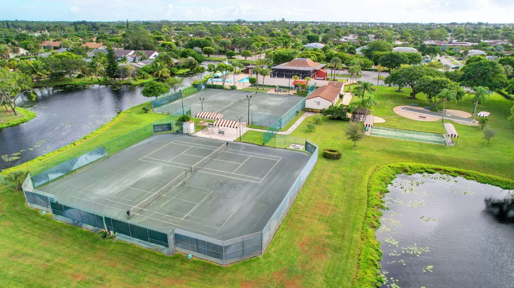 7855 Willow Spring Dr, Lake Worth, FL 33467