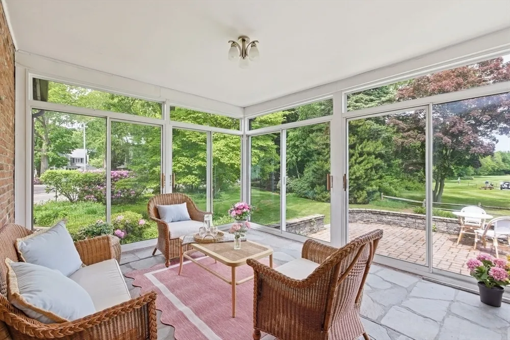 127 Larchmont Rd, Melrose, MA 02176