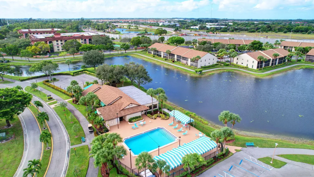 7855 Willow Spring Dr, Lake Worth, FL 33467