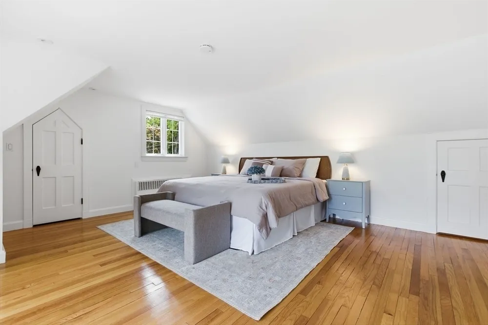 127 Larchmont Rd, Melrose, MA 02176