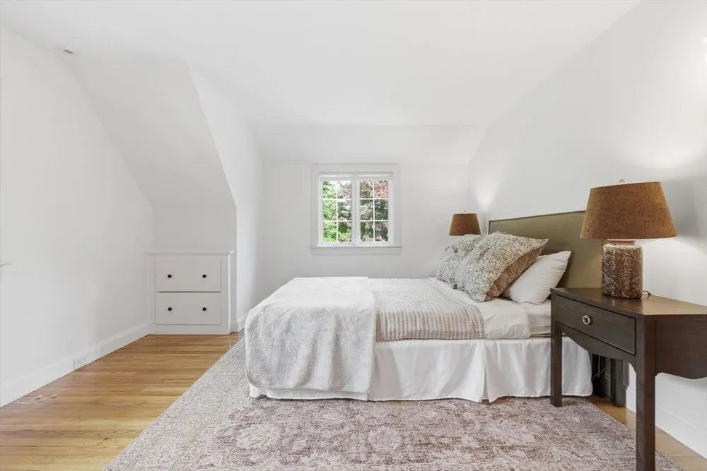 127 Larchmont Rd, Melrose, MA 02176